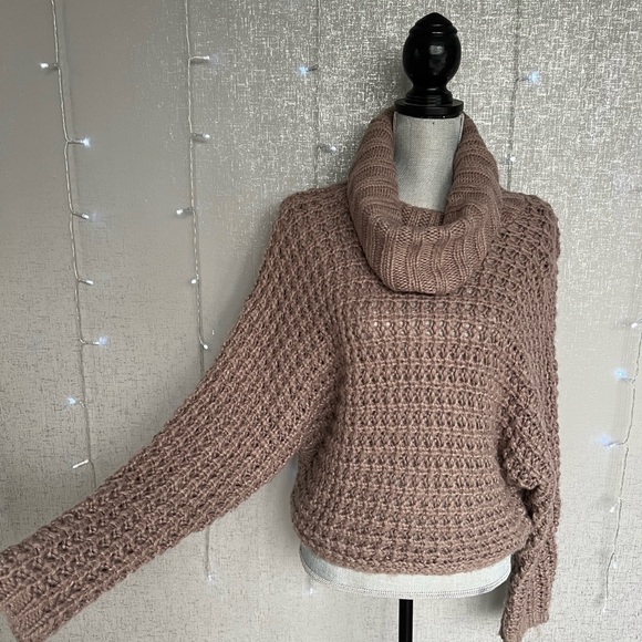 Express Sweater - Picture 4 of 5